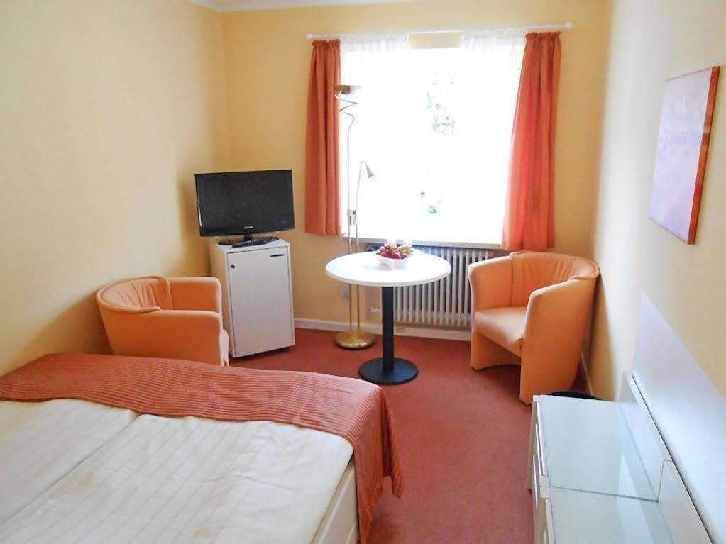 Hotel Sonnenklause Lubeck Bagian luar foto