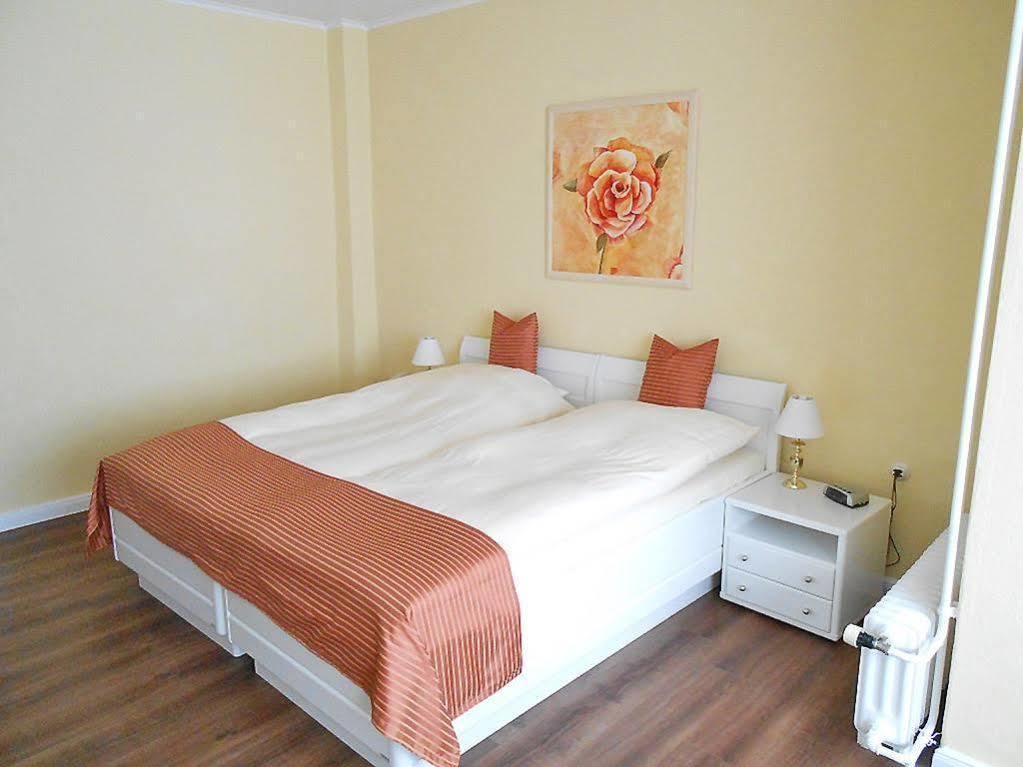 Hotel Sonnenklause Lubeck Bagian luar foto